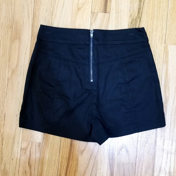 NWOT NEW Urban Outfitters Silence + Noise High-Waisted Black Mini Shorts - Picture 2 of 8